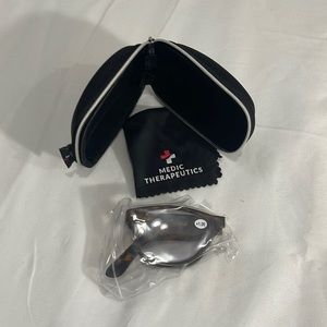 Foldable blue light blocking reading glasses